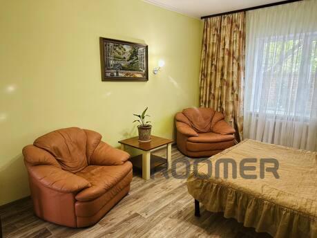 THERE IS A QUIET WOODIN SO MUCH, Chernomorsk (Illichivsk) - apartment by the day
