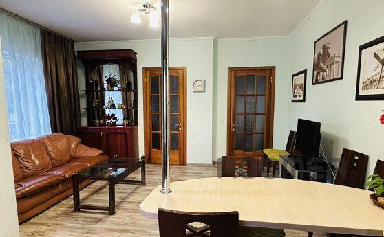 THERE IS A QUIET WOODIN SO MUCH, Chernomorsk (Illichivsk) - apartment by the day