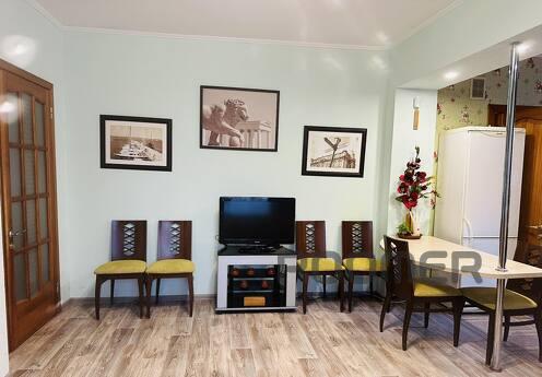 THERE IS A QUIET WOODIN SO MUCH, Chernomorsk (Illichivsk) - apartment by the day