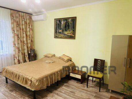 THERE IS A QUIET WOODIN SO MUCH, Chernomorsk (Illichivsk) - apartment by the day