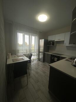 Нова квартира біля метро Харківська, Київ - квартира подобово