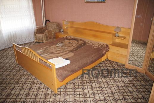 2 bedroom apartment located on the street Komsomolskaya 8. M