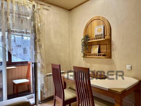 Cozy 2-room suite on Metallurgov, Zaporizhzhia - apartment by the day