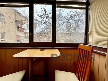 Cozy 2-room suite on Metallurgov, Zaporizhzhia - apartment by the day