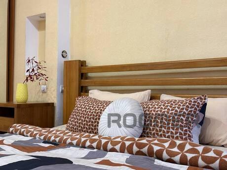 Cozy 2-room suite on Metallurgov, Zaporizhzhia - apartment by the day