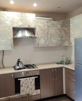 Daily rent 2-room semi-lux Ukrainian, Lahti, Zaporizhzhia - apartment by the day