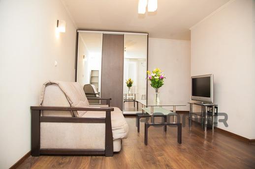 Daily rent 1-room semi-suite Ukrainskaya st., Zaporizhzhia - apartment by the day