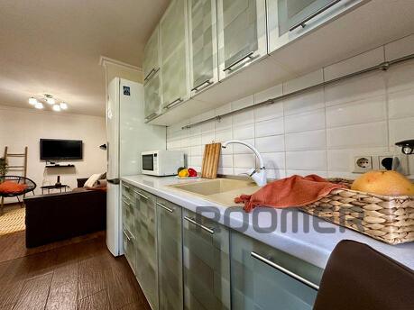 2-room suite, near the restaurant 'Villa Oliva', Zaporizhzhia - apartment by the day