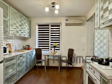 2-room suite, near the restaurant 'Villa Oliva', Zaporizhzhia - apartment by the day