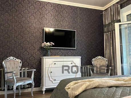 VIP 2-room apartments near McDonald's, Zaporizhzhia - apartment by the day