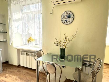2-room Junior Suite, near Shevchenko Blvd., Zaporizhzhia - apartment by the day