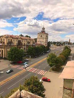 2ком. Полулюкс на проспекте Соборный 212, Запоріжжя - квартира подобово