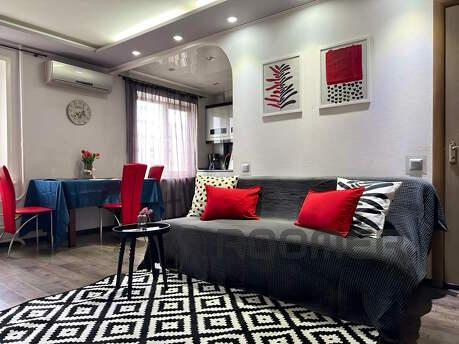 Сдается посуточно почасово двухкомнатная квартира класса ЛЮК