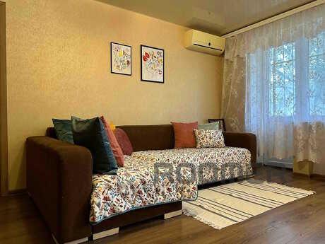 Посуточно двухкомнатная квартира полулюкс класса, расположен