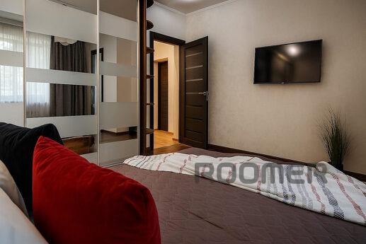 Stylish 2-room suite on Metallurgov, Zaporizhzhia - apartment by the day