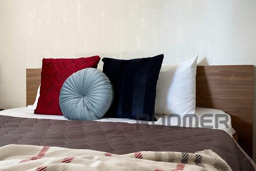Stylish 2-room suite on Metallurgov, Zaporizhzhia - apartment by the day