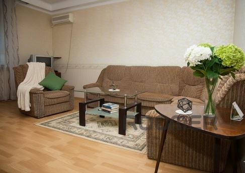 2х комнатный стандарт возле ТРЦ Аврора, Запоріжжя - квартира подобово