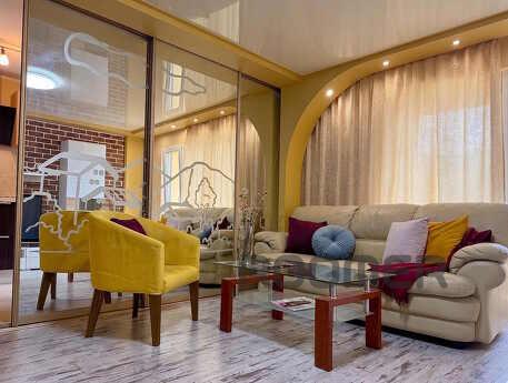 Two-room apartment with a view in the center of Dnipro, Dnipro (Dnipropetrovsk) - apartment by the day