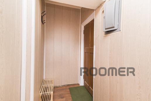 8 березня, Єкатеринбург - квартира подобово