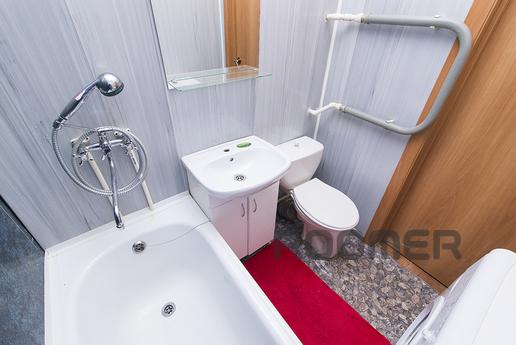 8 березня, Єкатеринбург - квартира подобово