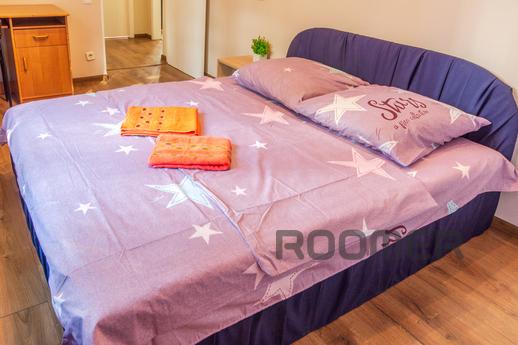 подобово здам трикімнатну квартиру за адресою бул Лесі украї