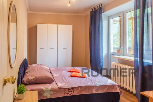 подобово 3 кімн бульва лесі украікі 10, Київ - квартира подобово