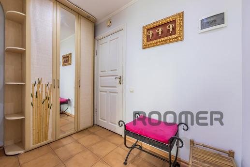 1k apartment Podobovo, Palats Sportu metro station, Kyiv - apartment by the day