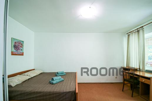 Оренда 2к квартира біля метро Печерська, Киев - квартира посуточно