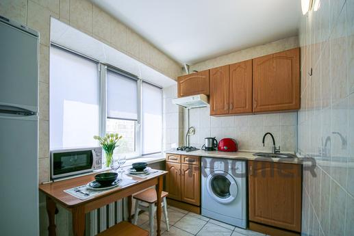 Оренда 2к квартира біля метро Печерська, Киев - квартира посуточно