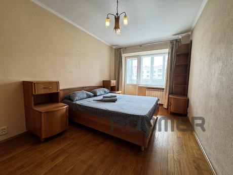 Оренда 2к квартири біля метро Печерьска, Київ - квартира подобово