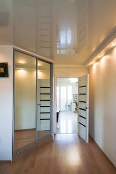 Pobodova rent 2k apartment, Kyiv - apartment by the day