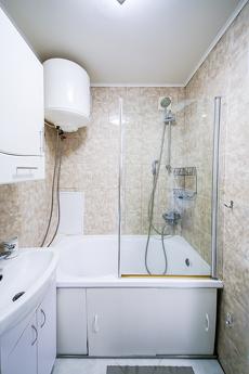 Pobodova rent 2k apartment, Kyiv - apartment by the day