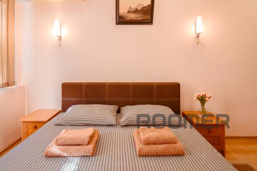 Оренда 2к квартири на Печерьску, Киев - квартира посуточно