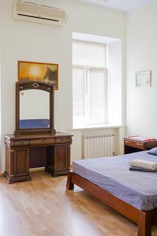 Pobodova rent 3k apartment, Kyiv - apartment by the day