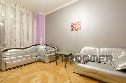 Оренда 3к квартири біля метро Хрещатик, Киев - квартира посуточно