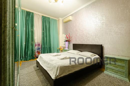 Оренда 3к квартири біля метро Хрещатик, Киев - квартира посуточно