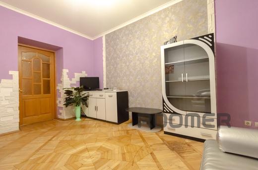 Оренда 3к квартири біля метро Хрещатик, Киев - квартира посуточно