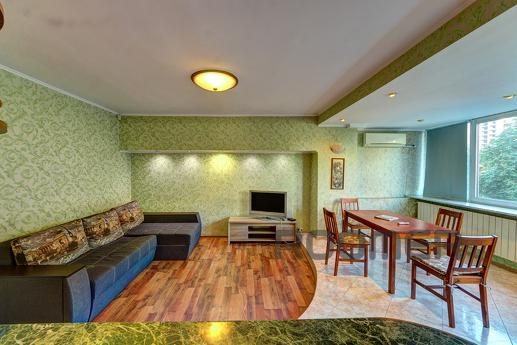 Podobova rent 3k apartment, Kyiv - apartment by the day