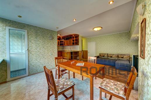 Podobova rent 3k apartment, Kyiv - apartment by the day