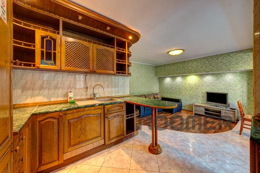 Podobova rent 3k apartment, Kyiv - apartment by the day