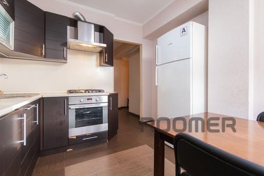 Оренда 3к квартири, метро Золоті ворота, Киев - квартира посуточно