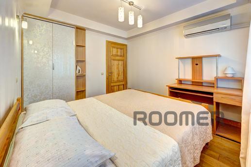Rent a prestigious 3k apartment, Kyiv - apartment by the day