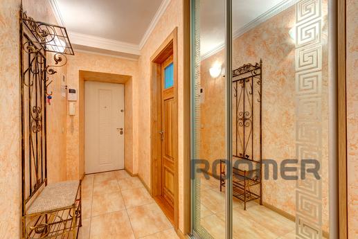 Rent a prestigious 3k apartment, Kyiv - apartment by the day