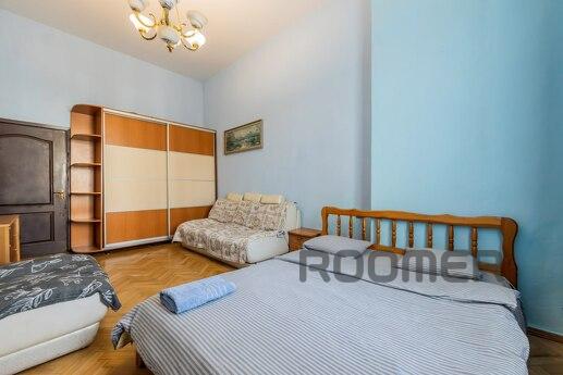 Podobova rent 4k apartment, Kyiv - apartment by the day