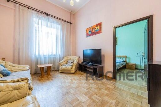 Podobova rent 4k apartment, Kyiv - apartment by the day