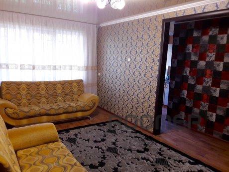 ШИКАРНИЙ ЛЮКС в центрі по Алиханова 40, Караганда - квартира подобово