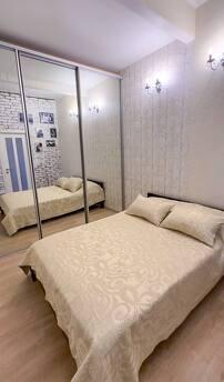 Arcadia Palace by the sea, three bedrooms, Odessa - apartment by the day