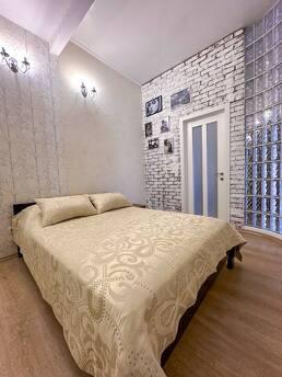 Arcadia Palace by the sea, three bedrooms, Odessa - apartment by the day