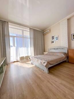 Arcadia Palace by the sea, three bedrooms, Odessa - apartment by the day