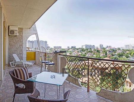 Arcadia Palace by the sea, three bedrooms, Odessa - apartment by the day
